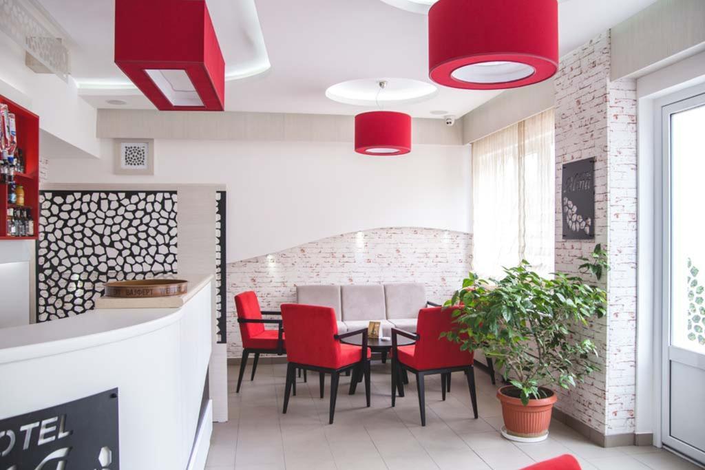 Garni Hotel Alma Пирот Экстерьер фото