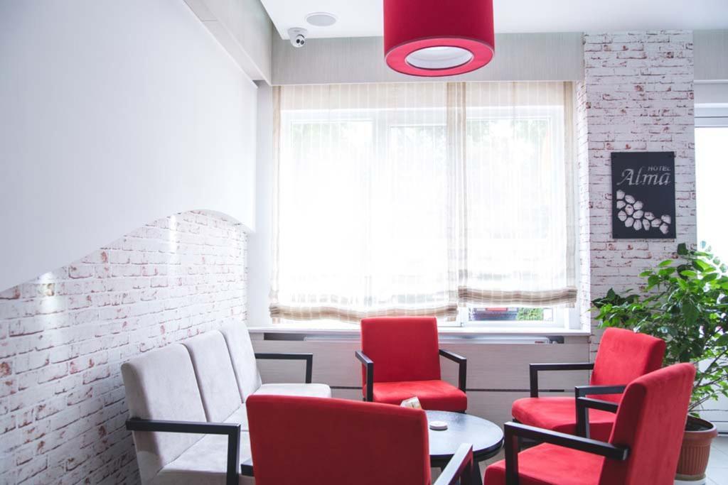 Garni Hotel Alma Пирот Экстерьер фото