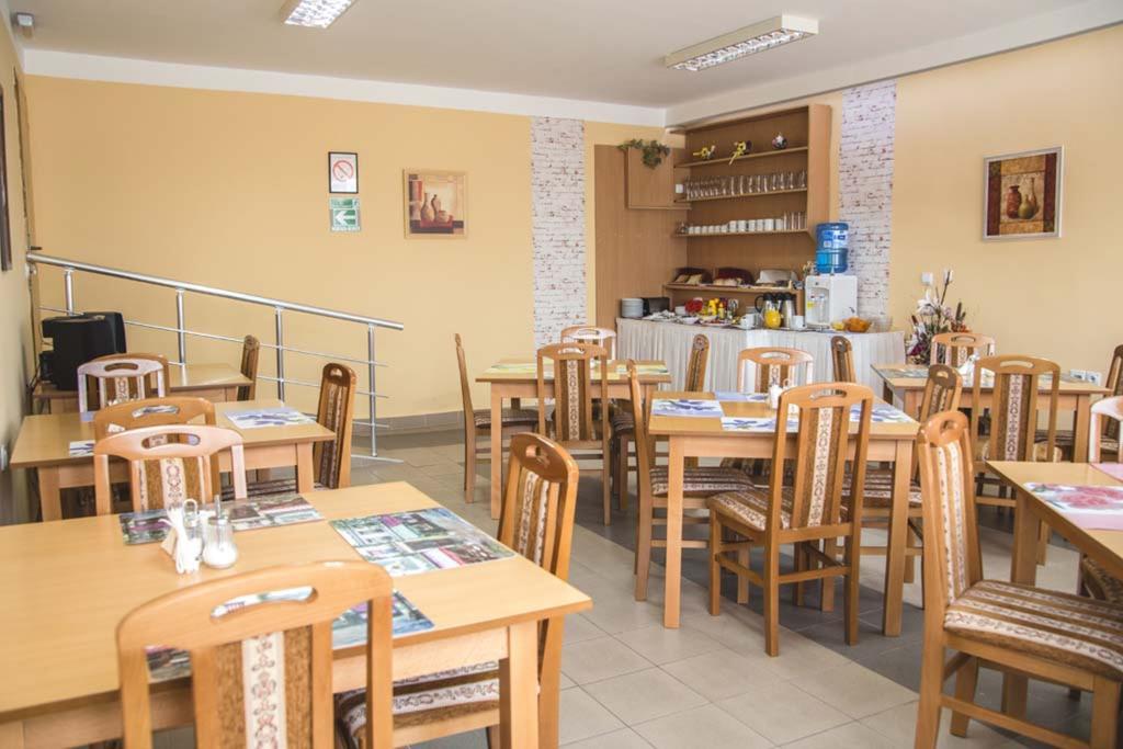 Garni Hotel Alma Пирот Экстерьер фото