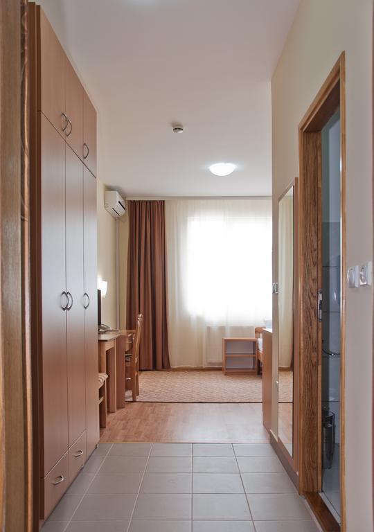 Garni Hotel Alma Пирот Экстерьер фото