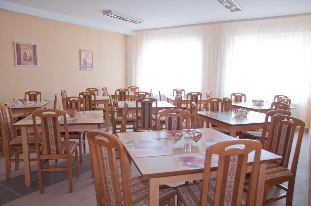 Garni Hotel Alma Пирот Экстерьер фото