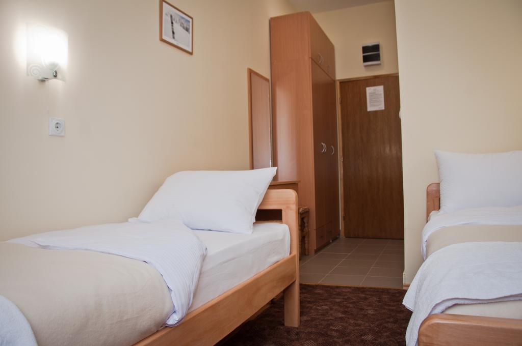 Garni Hotel Alma Пирот Экстерьер фото